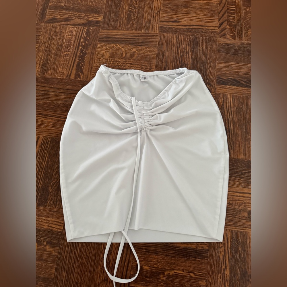 ruffled white mini skirt in size small barely worn in great condition - Picture 1 of 5